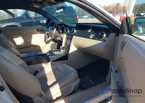 2006 Ford Mustang V6 z USA, uszkodzony, nr VIN 1ZVFT84N365188981